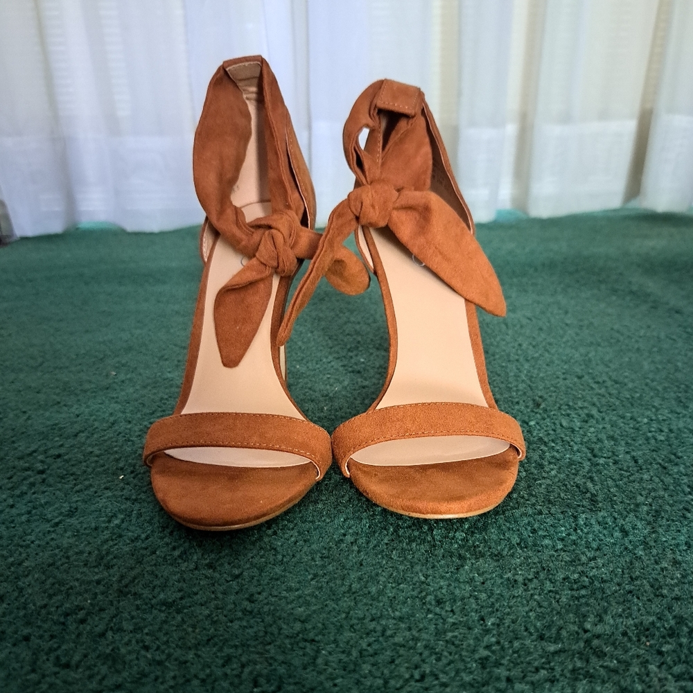 Women's shoes